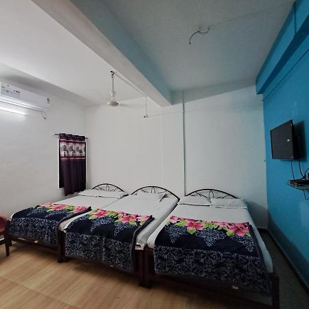 Goldan Palece Hotel ตริมบาก ภายนอก รูปภาพ