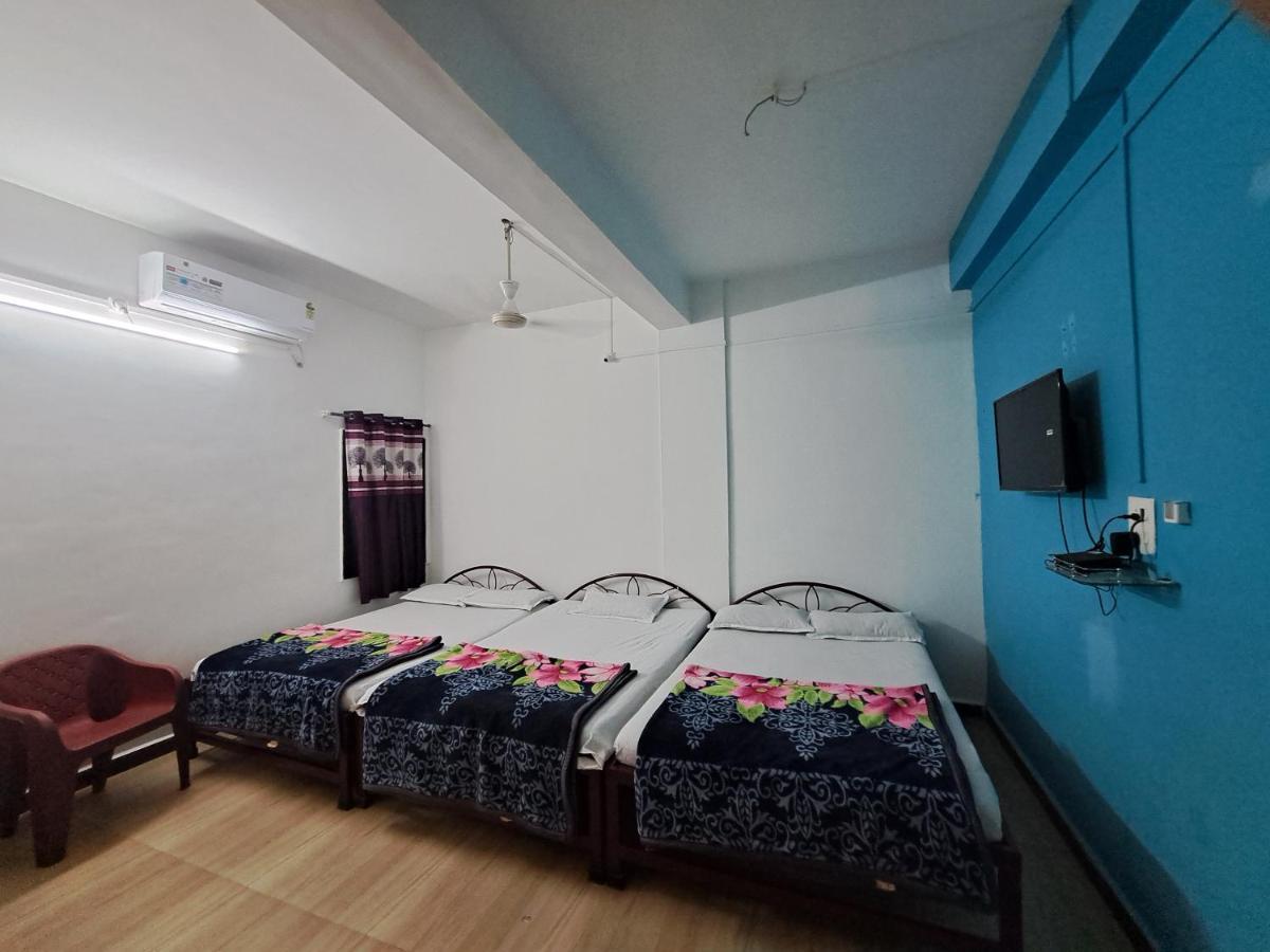 Goldan Palece Hotel ตริมบาก ภายนอก รูปภาพ